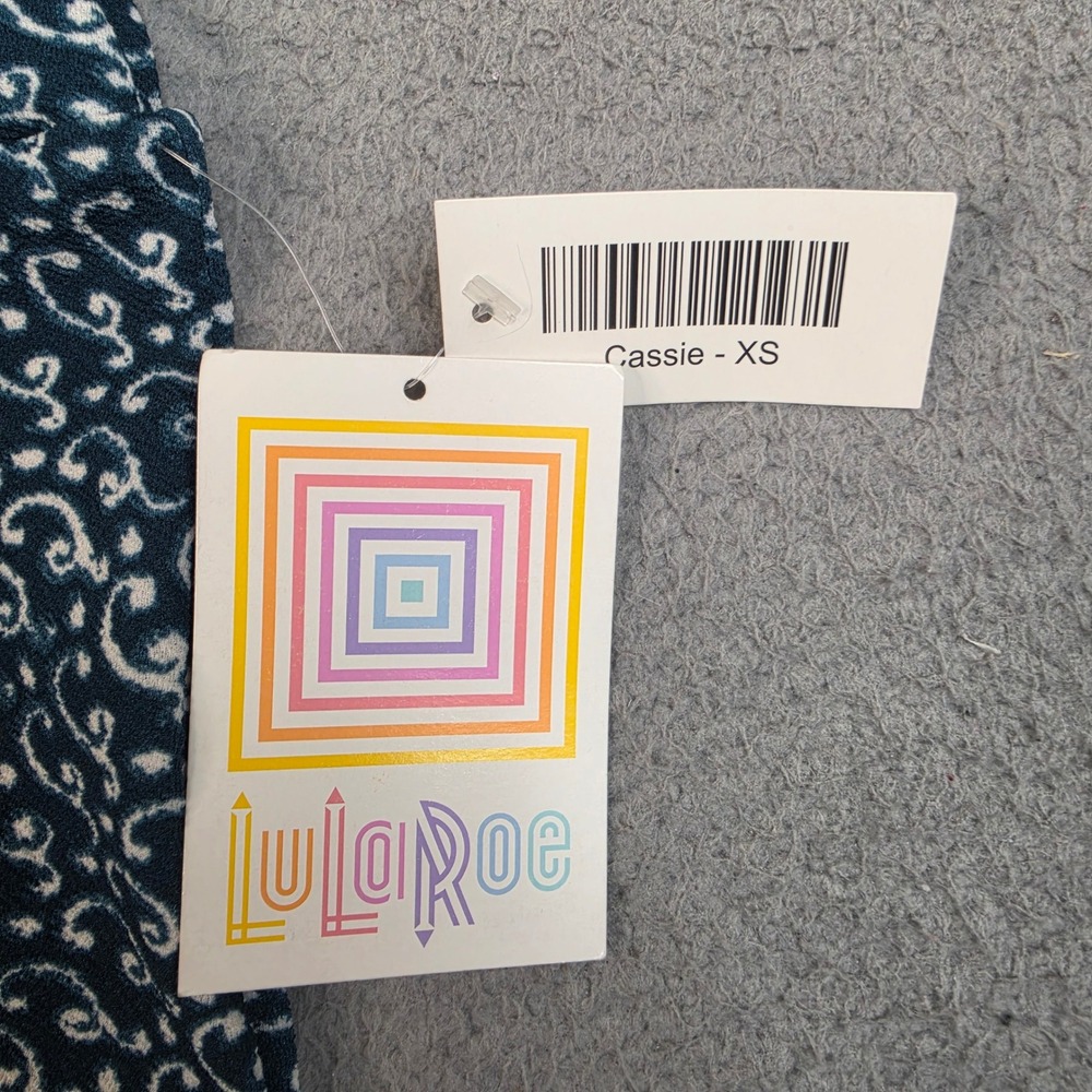 LuLaRoe Cassie Pencil Skirt XS Teal Blue White Scroll Print Stretch Midi NWT - Picture 2 of 10